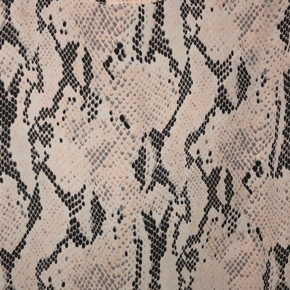 NWOT Python print Express split bank tank. - Picture 2 of 3